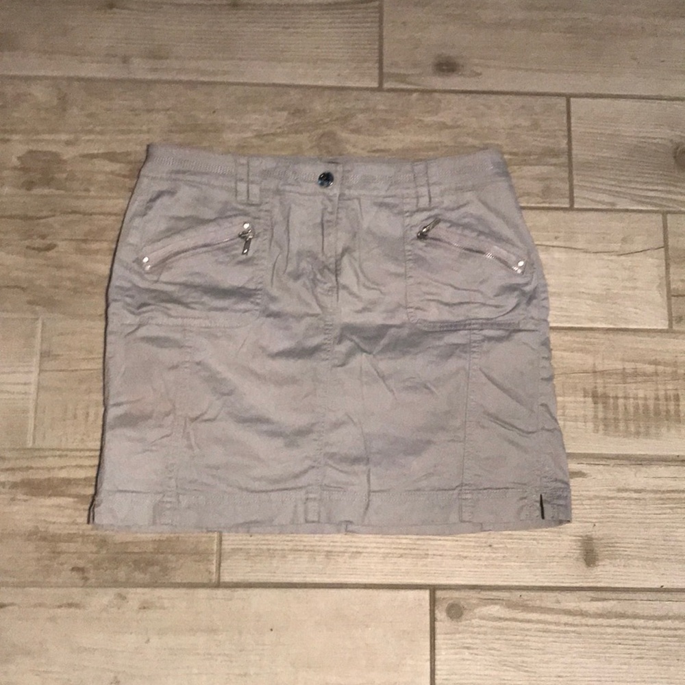 ⬇️KHAKI MINI SKIRT - Picture 1 of 3
